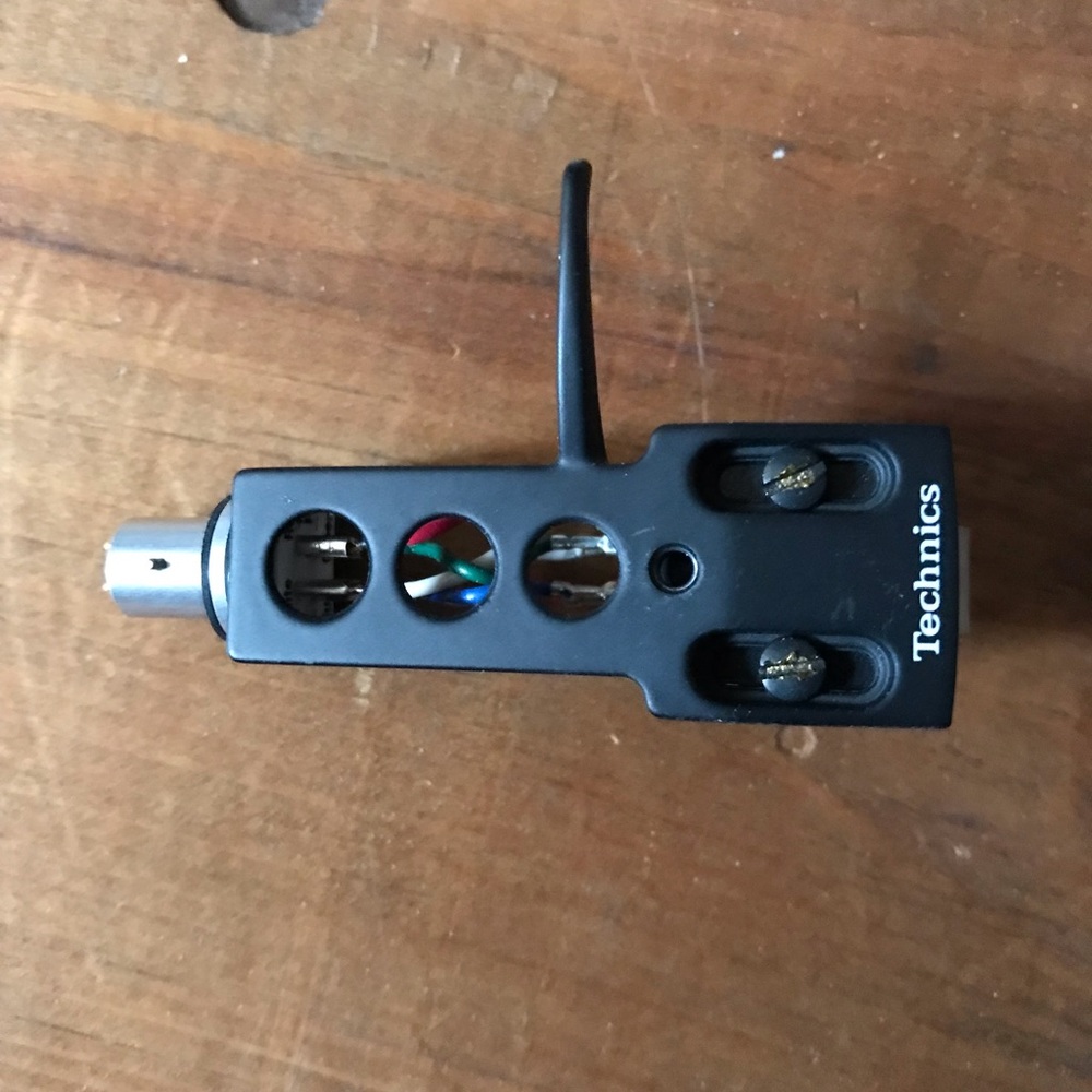 2 turntable needles technics from mk3 and Numark Frankie Knuckles edition